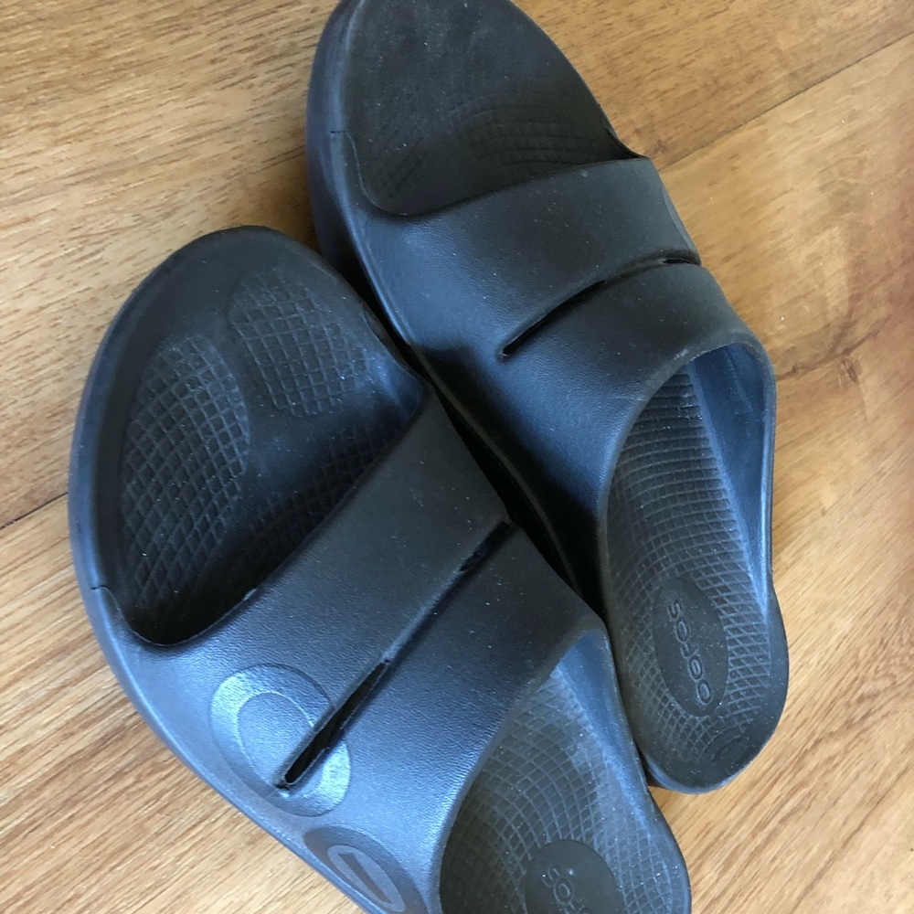 Oofos Women’s 6